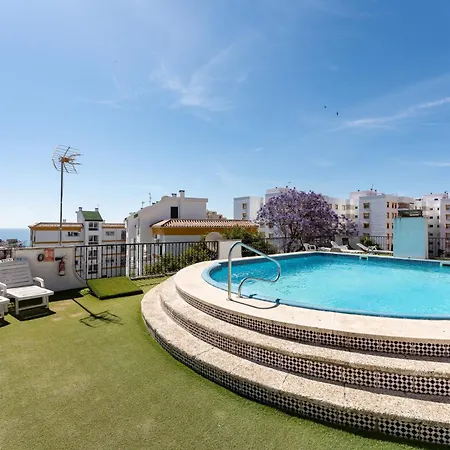 Malagasuite Tropical Pool Τορρεμολίνος