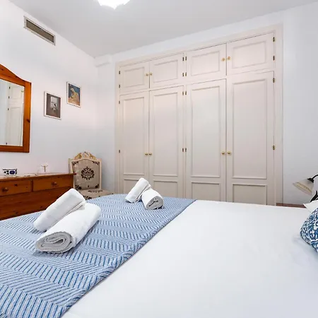Malagasuite Tropical Pool Apartamento *
